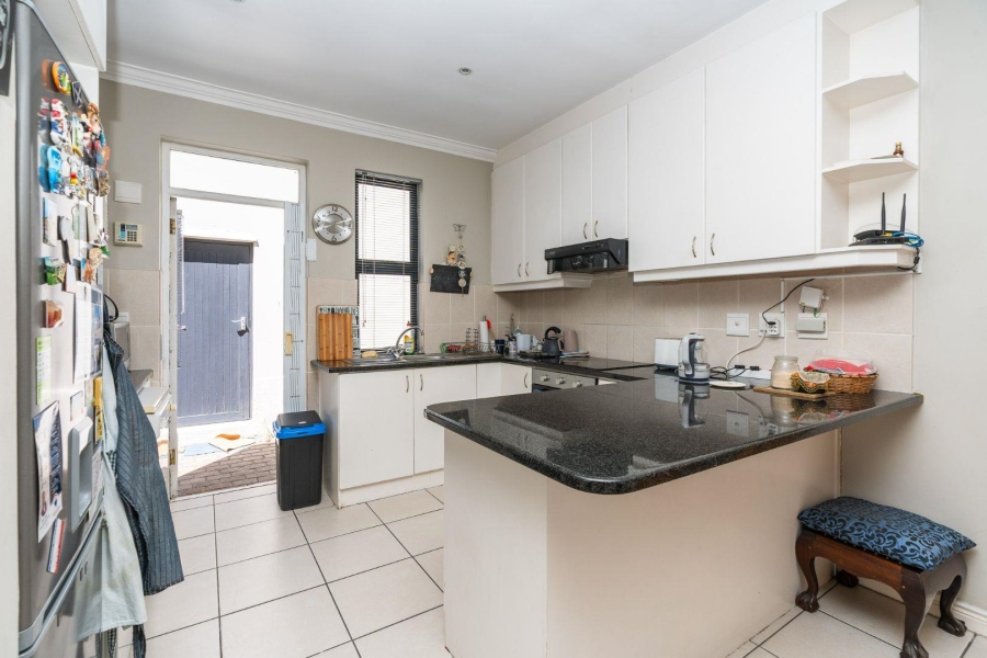 To Let 2 Bedroom Property for Rent in Royal Ascot Western Cape